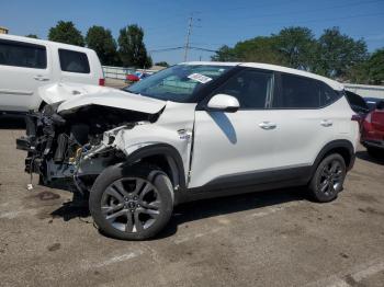  Salvage Kia Seltos