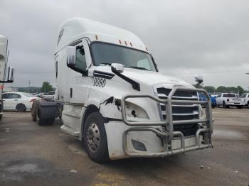  Salvage Freightliner Cascadia 1
