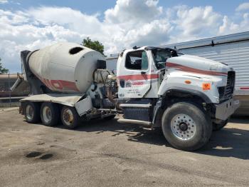  Salvage Freightliner 114sd