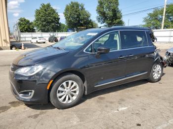 Salvage Chrysler Pacifica