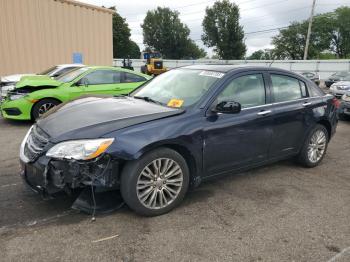  Salvage Chrysler 200
