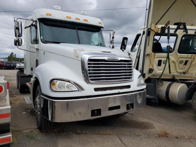  Salvage Freightliner Columbia 1