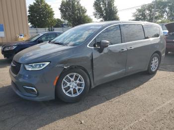  Salvage Chrysler Pacifica