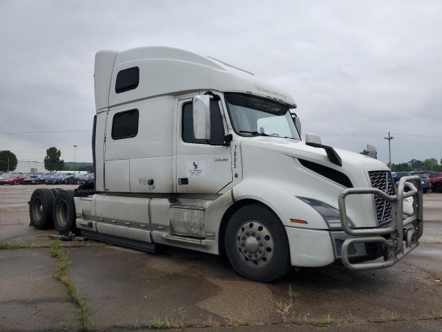  Salvage Volvo Vnl