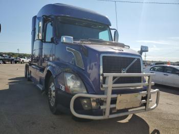  Salvage Volvo Vn