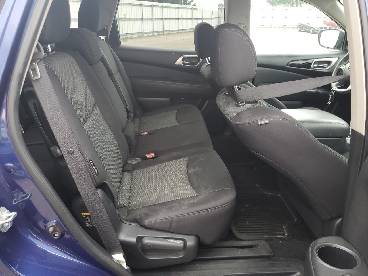 Nissan Pathfinder S Image 9