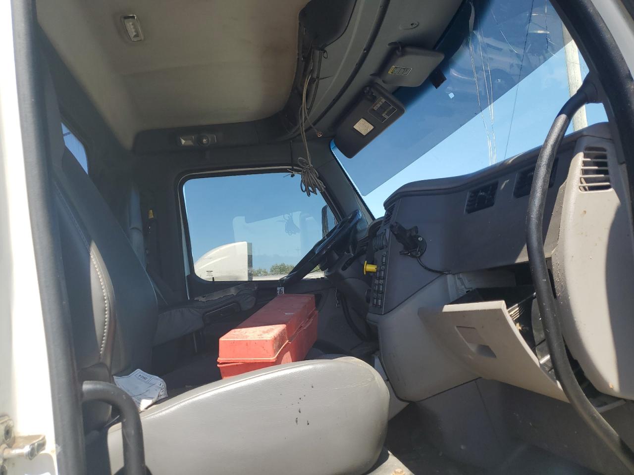 Peterbilt 567 Image 7