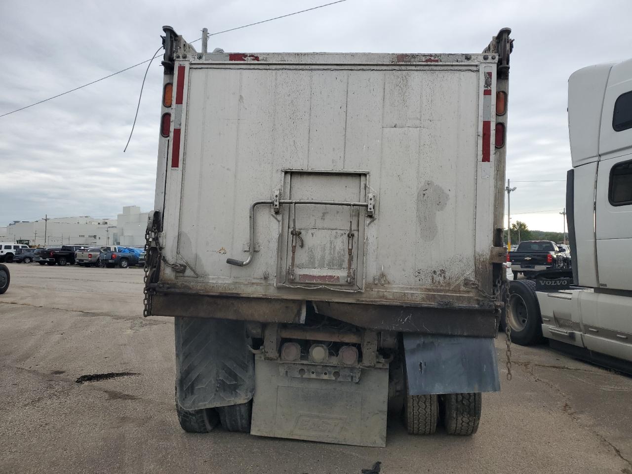 Peterbilt 567 Image 8