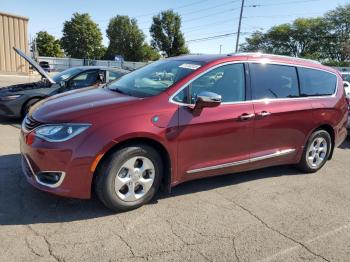  Salvage Chrysler Pacifica