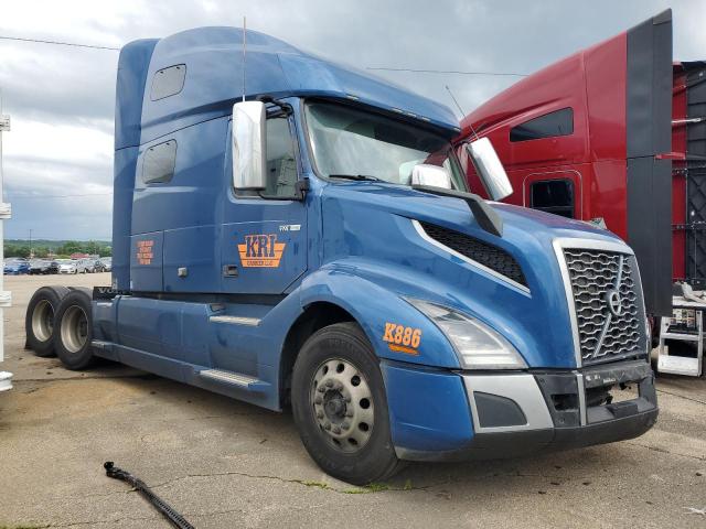  Salvage Volvo Vn