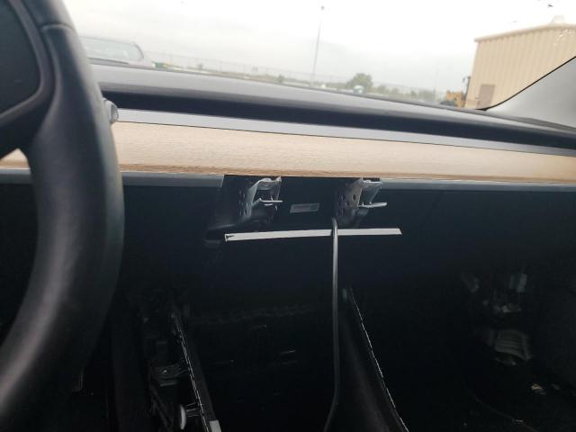 Tesla Model 3 Image 4