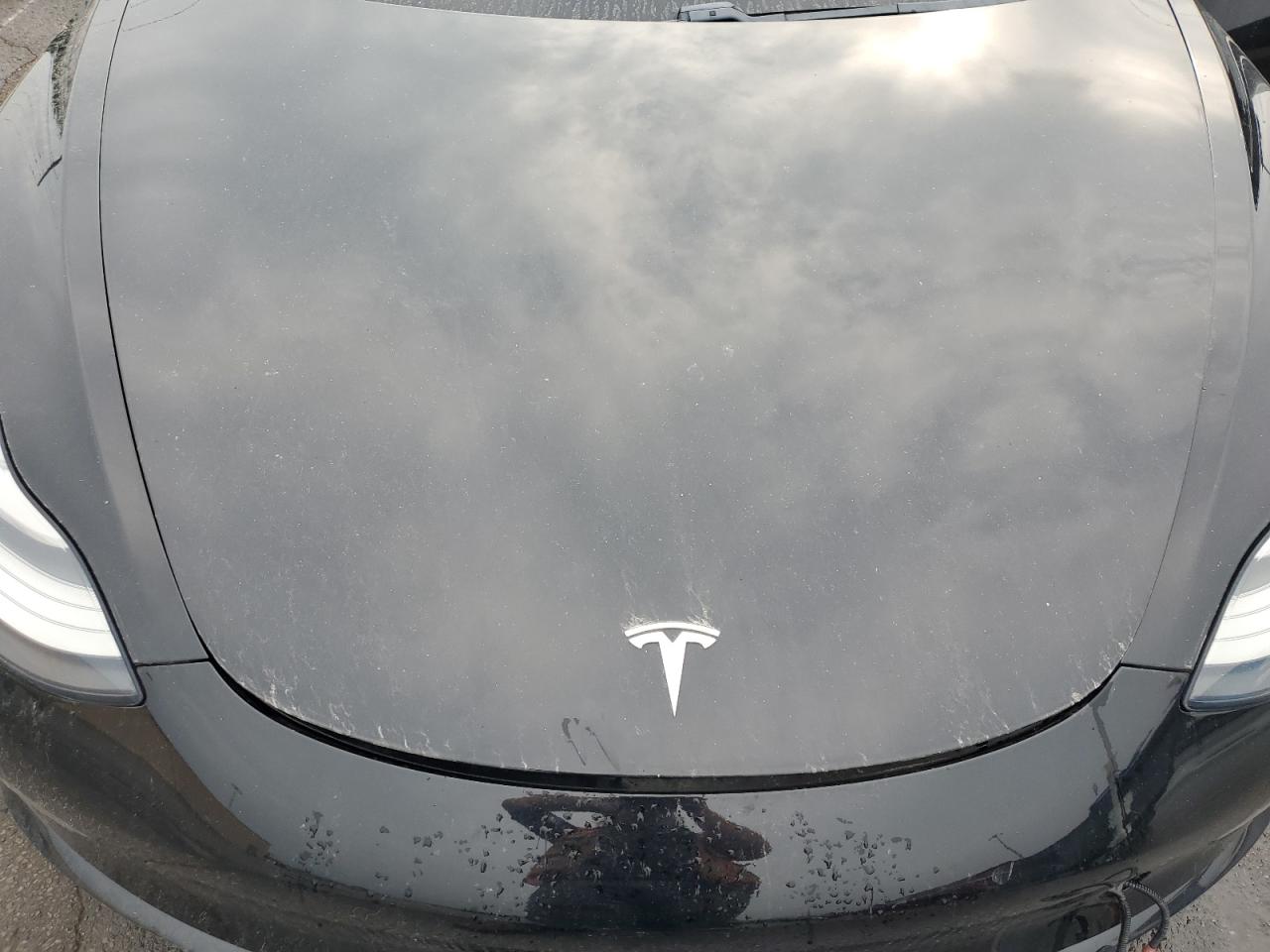 Tesla Model 3 Image 12