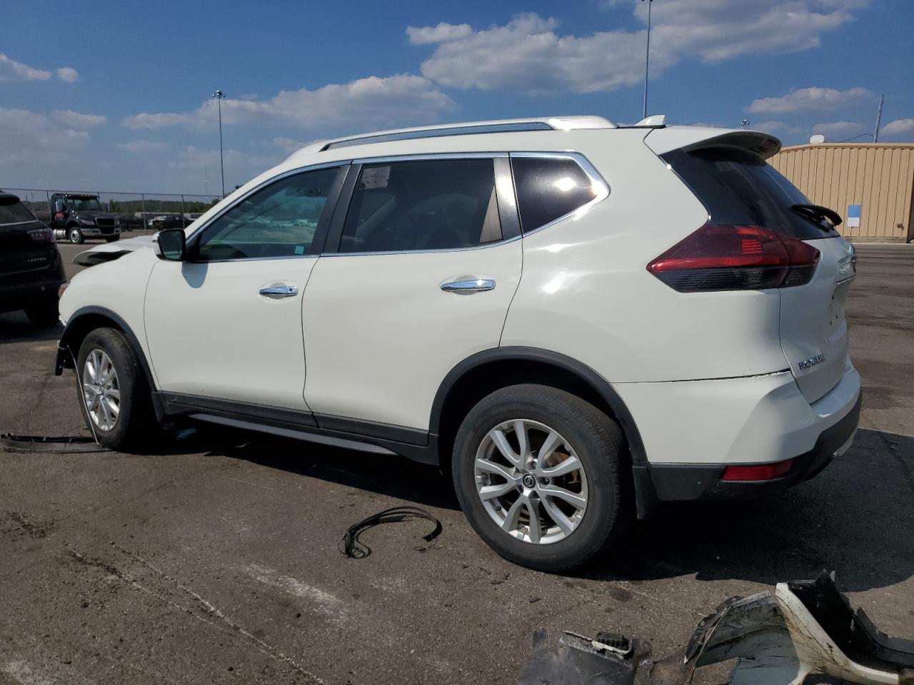 Nissan Rogue S Image 3