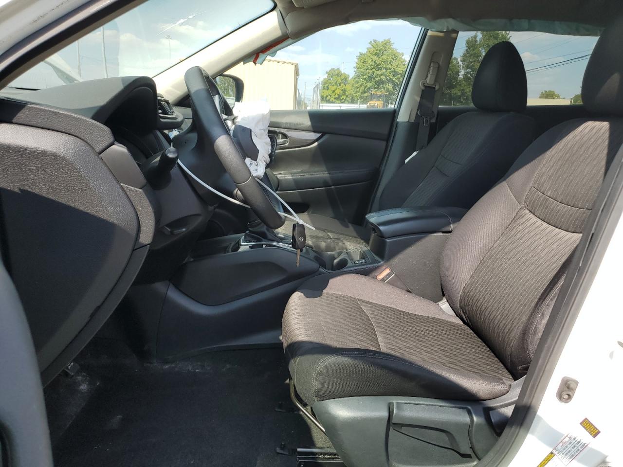 Nissan Rogue S Image 4