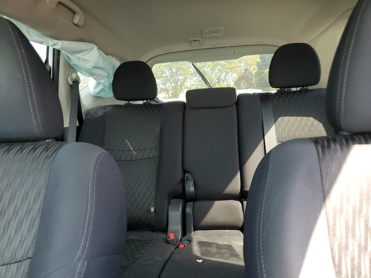 Nissan Rogue S Image 12