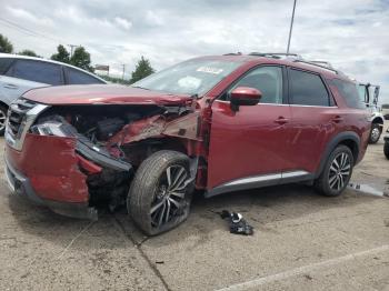  Salvage Nissan Pathfinder