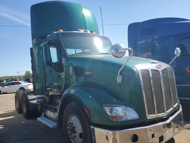  Salvage Peterbilt 579