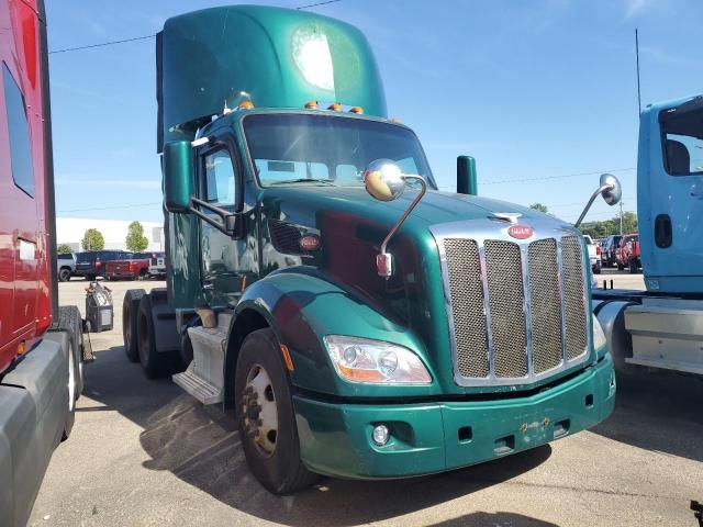  Salvage Peterbilt 579