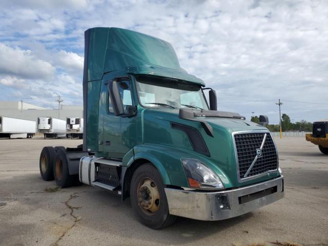  Salvage Volvo Vnl
