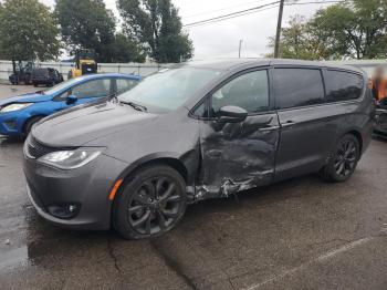  Salvage Chrysler Pacifica