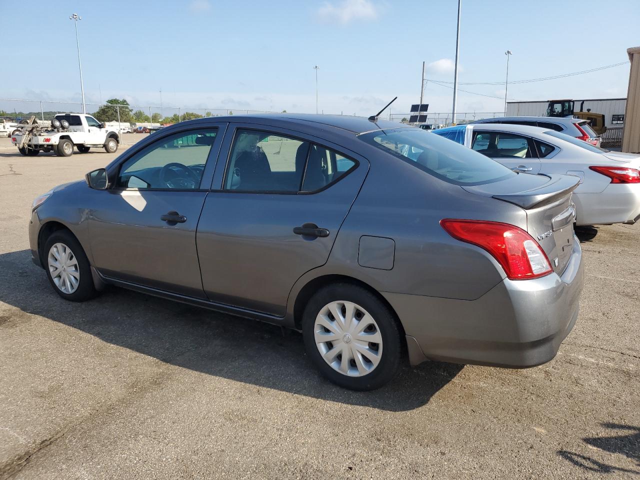 Nissan Versa S Image 8