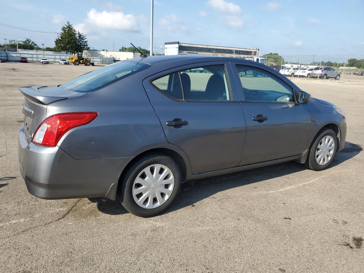 Nissan Versa S Image 2