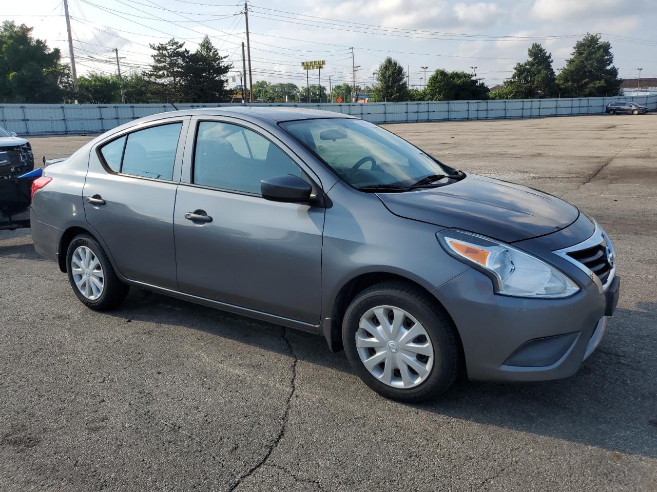 Nissan Versa S Image 10