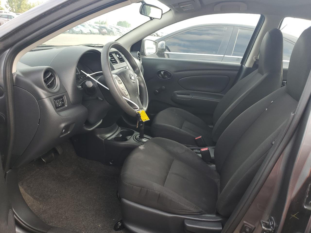 Nissan Versa S Image 3