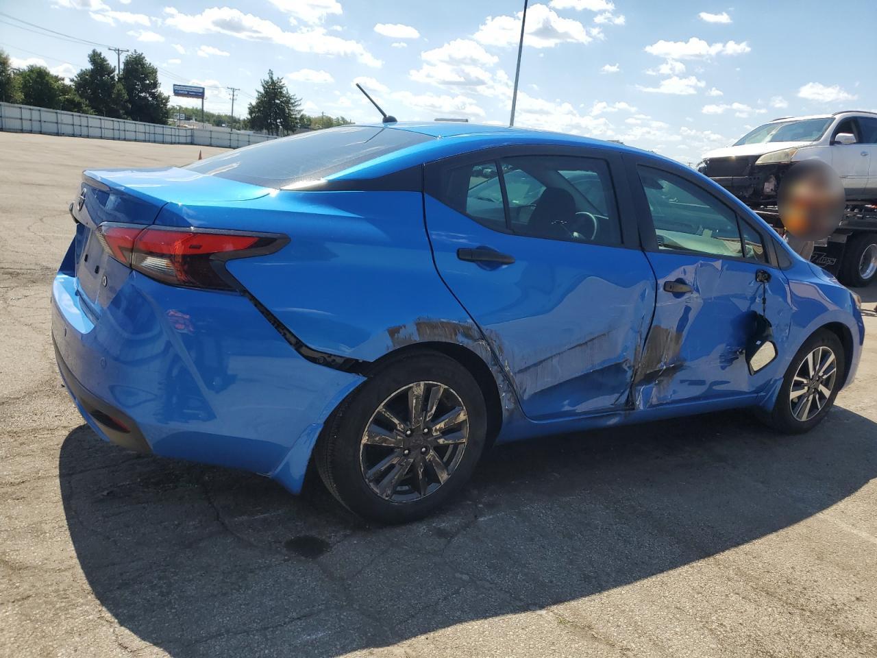 Nissan Versa S Image 6