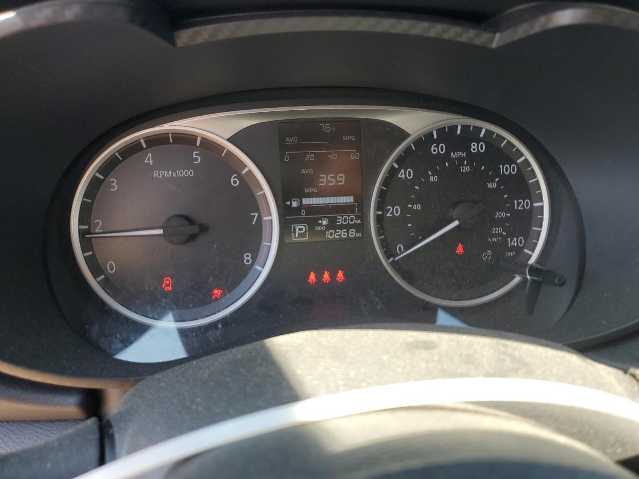 Nissan Versa S Image 3