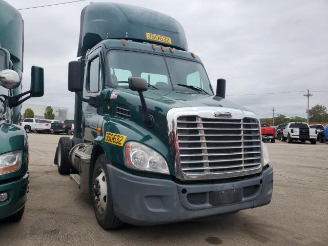  Salvage Freightliner Cascadia 1