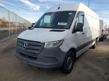  Salvage Mercedes-Benz Sprinter