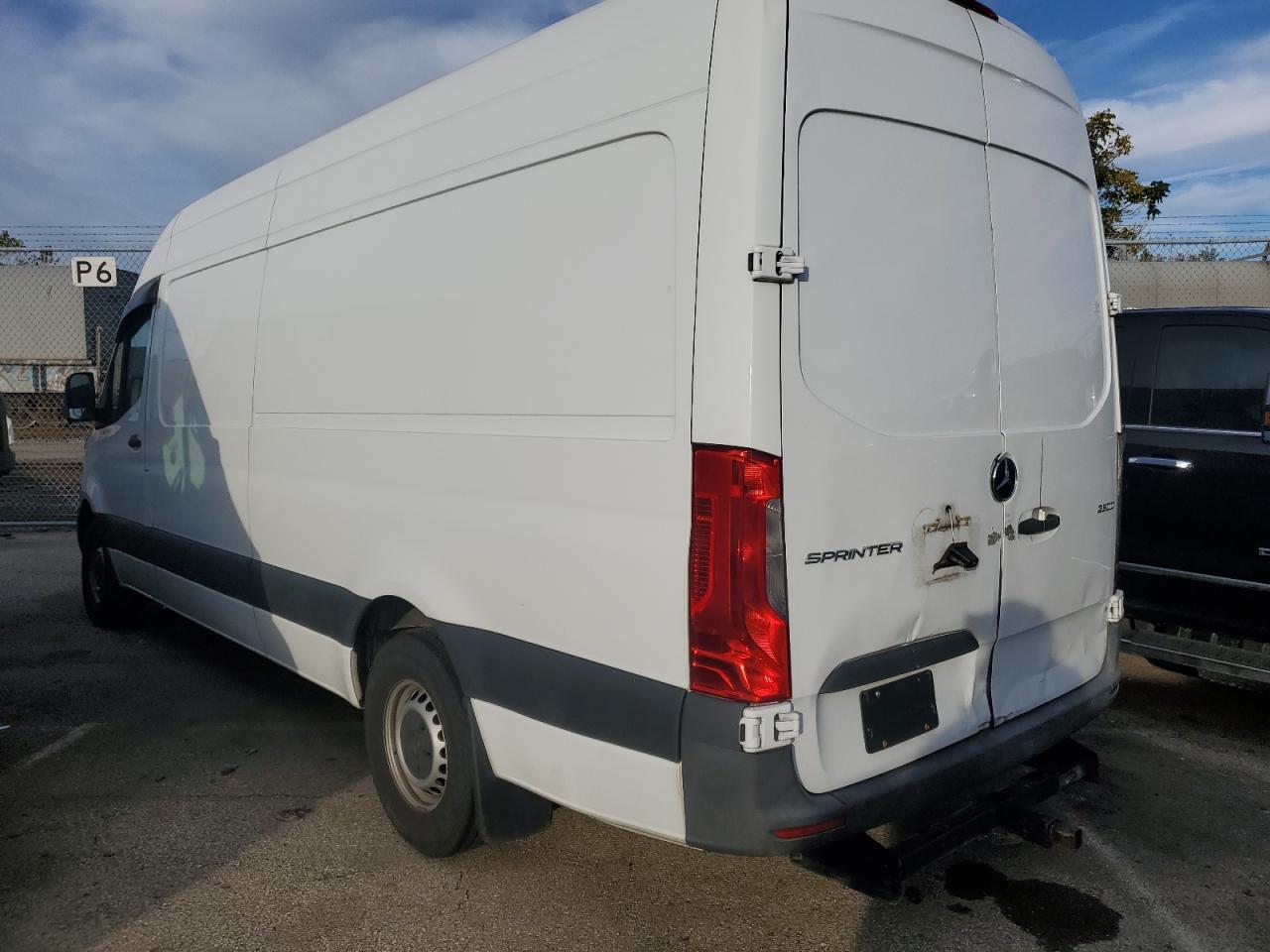Mercedes-Benz Sprinter 2500 Image 4