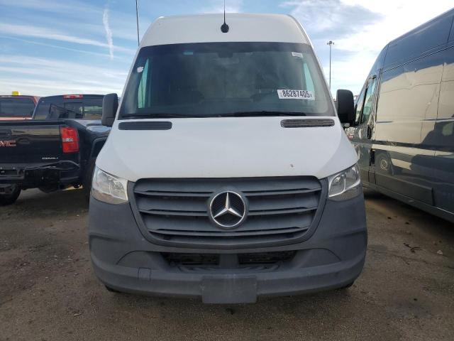 Mercedes-Benz Sprinter 2500 Image 11