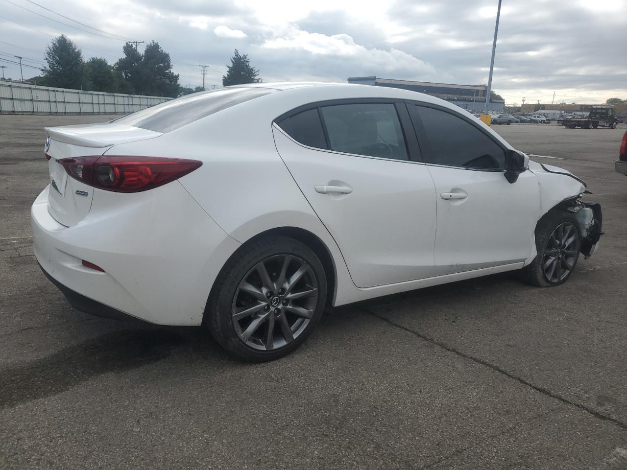 Mazda 3 Touring Image 2