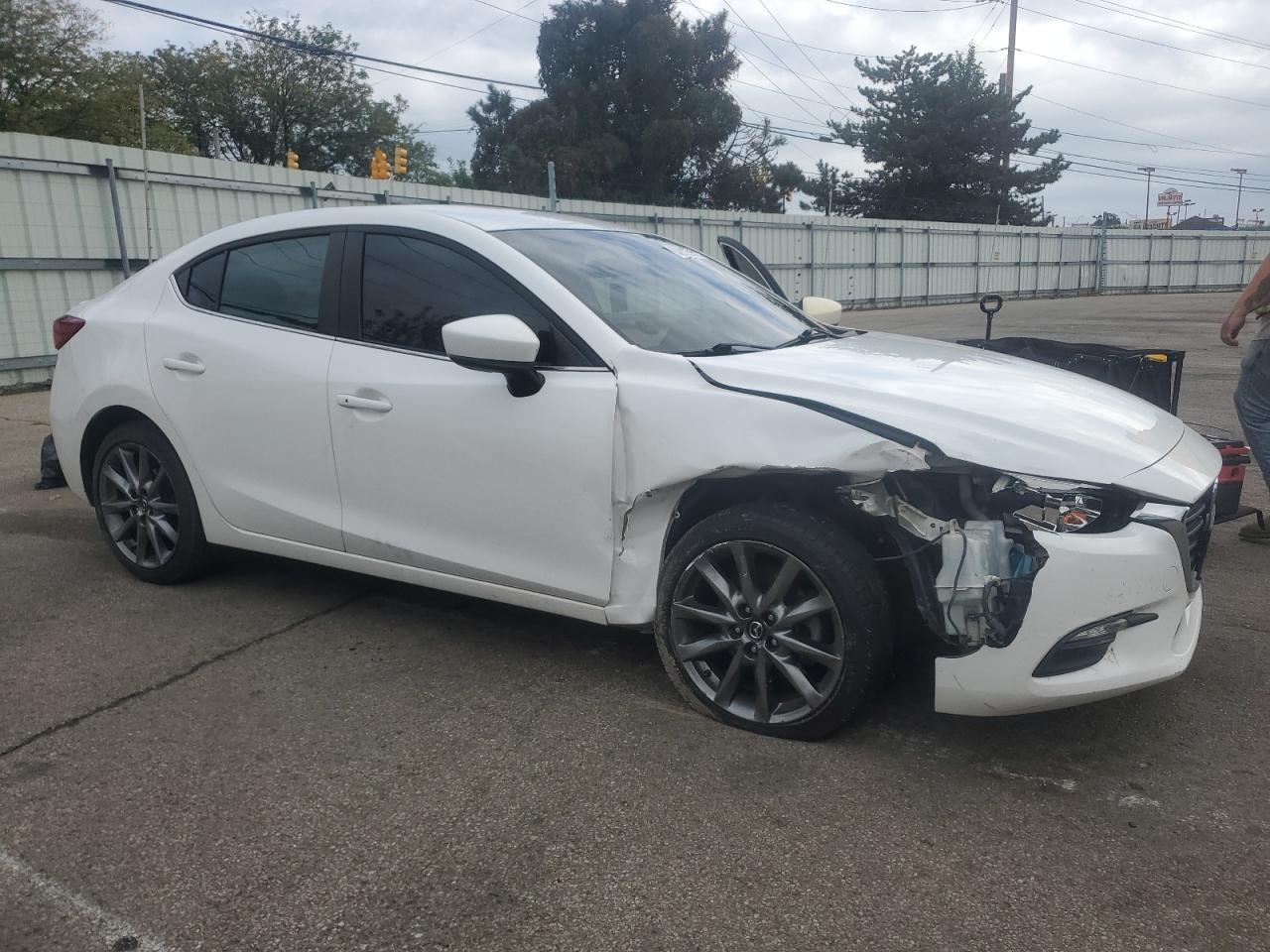 Mazda 3 Touring Image 5