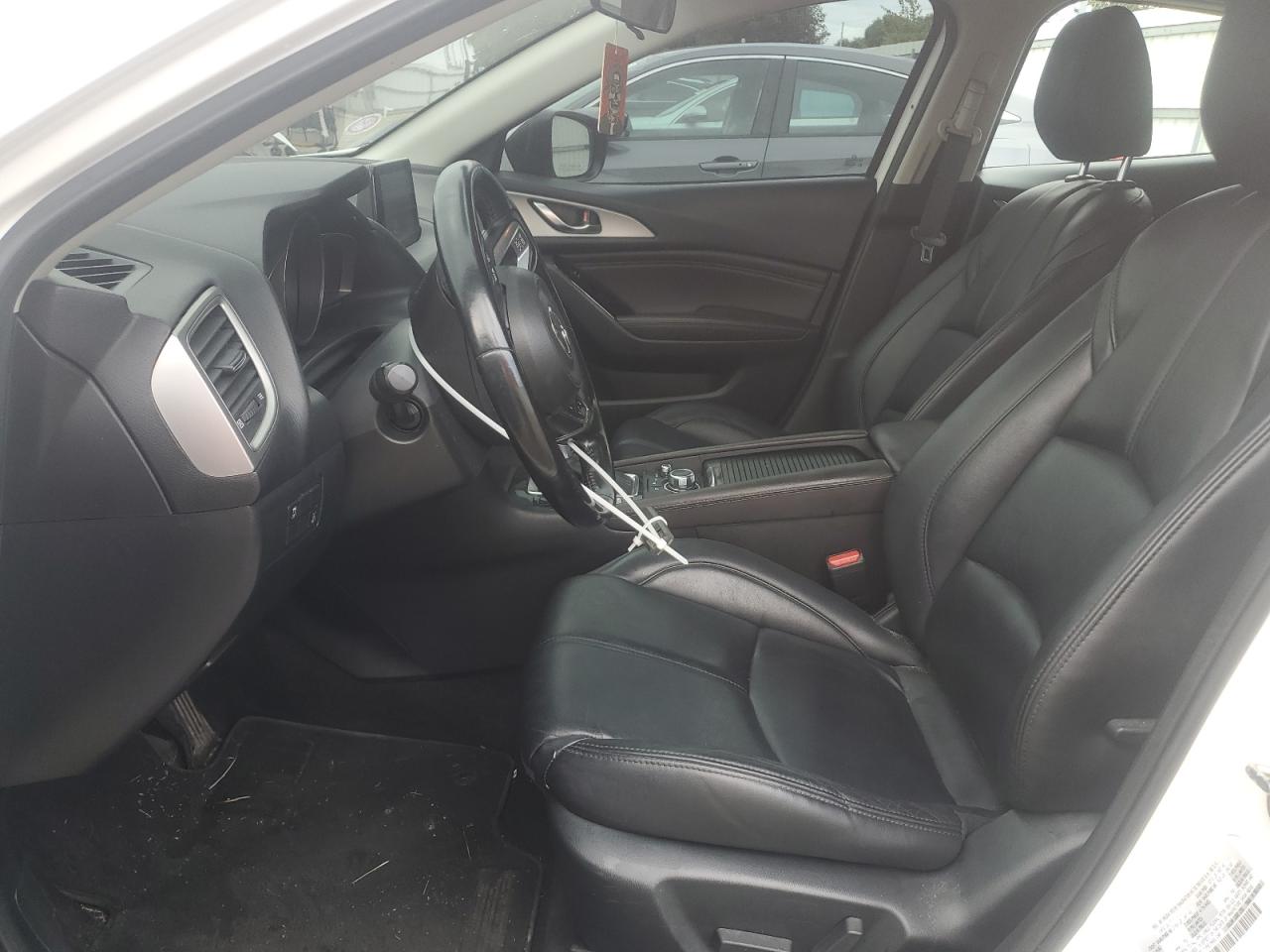 Mazda 3 Touring Image 8