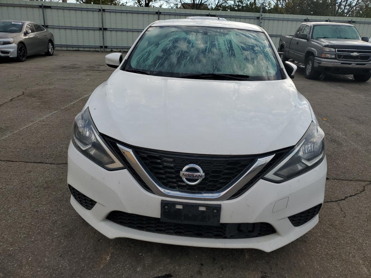 Nissan Sentra S Image 4