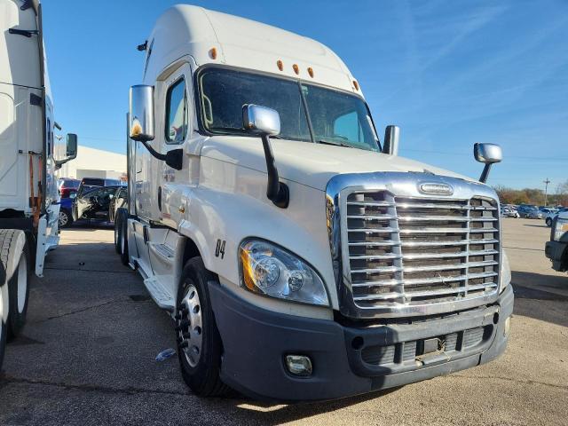  Salvage Freightliner Cascadia 1