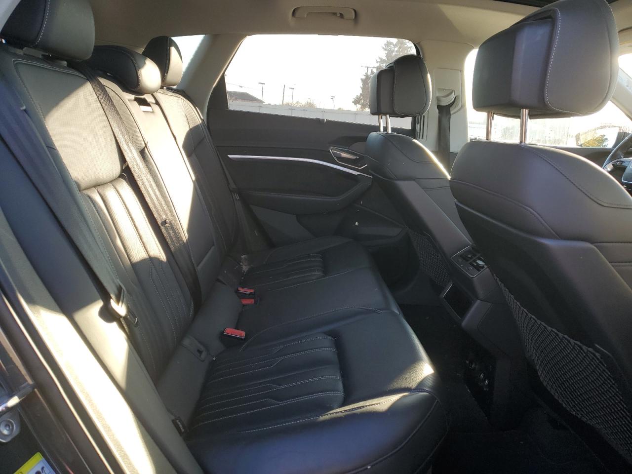 Audi e-tron Prestige Image 13