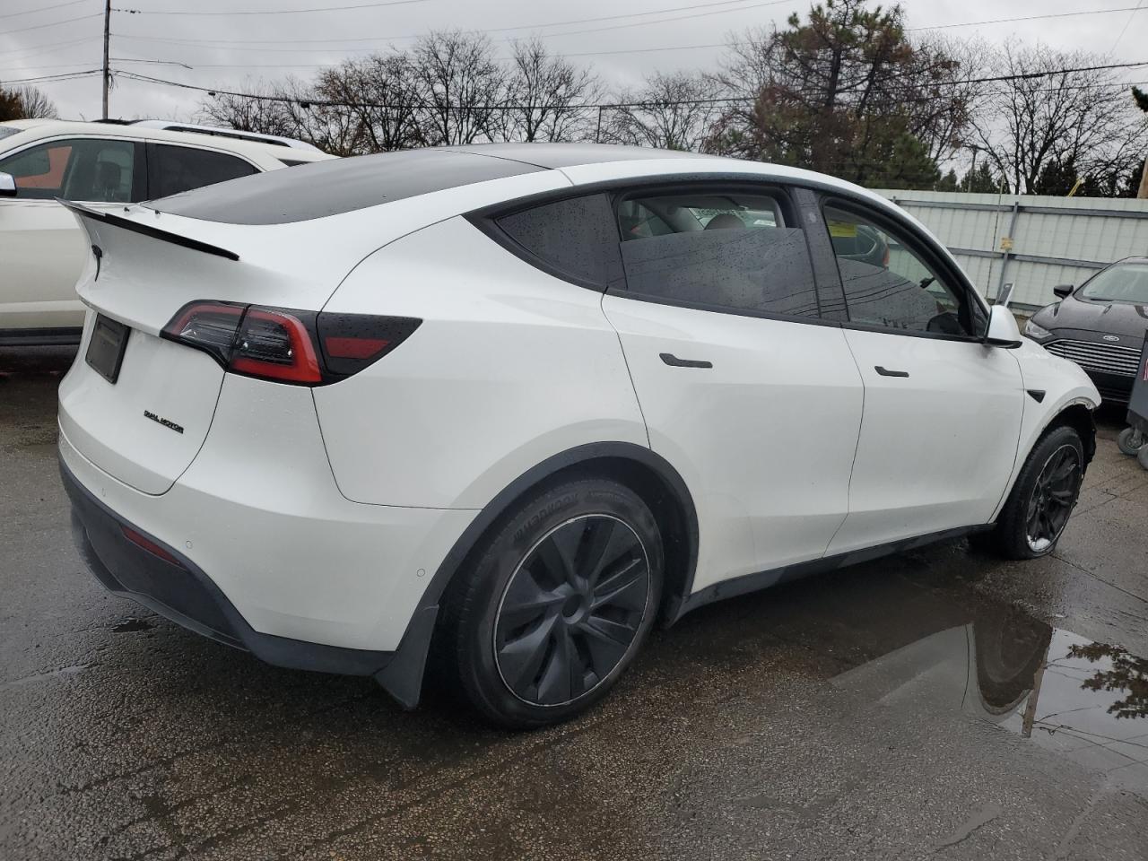 Tesla Model Y Image 8