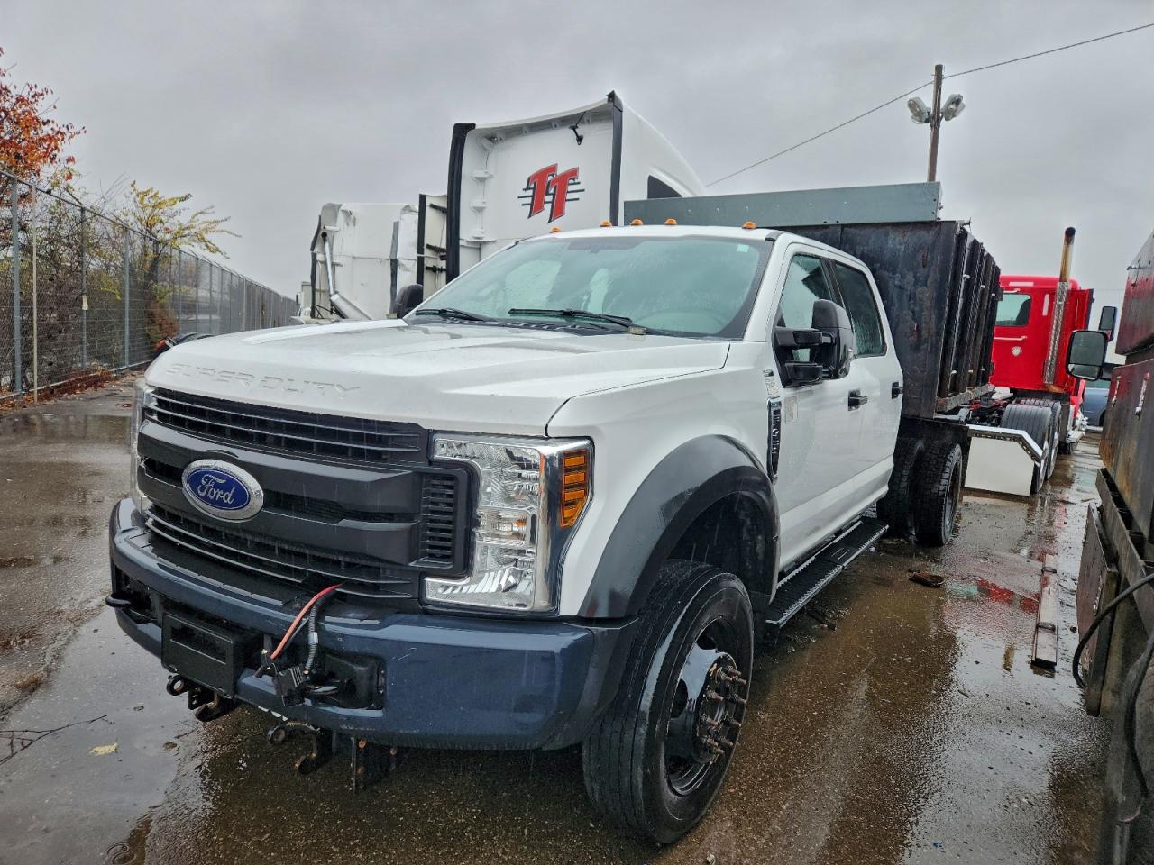 Ford F-450 Super Duty Image 1