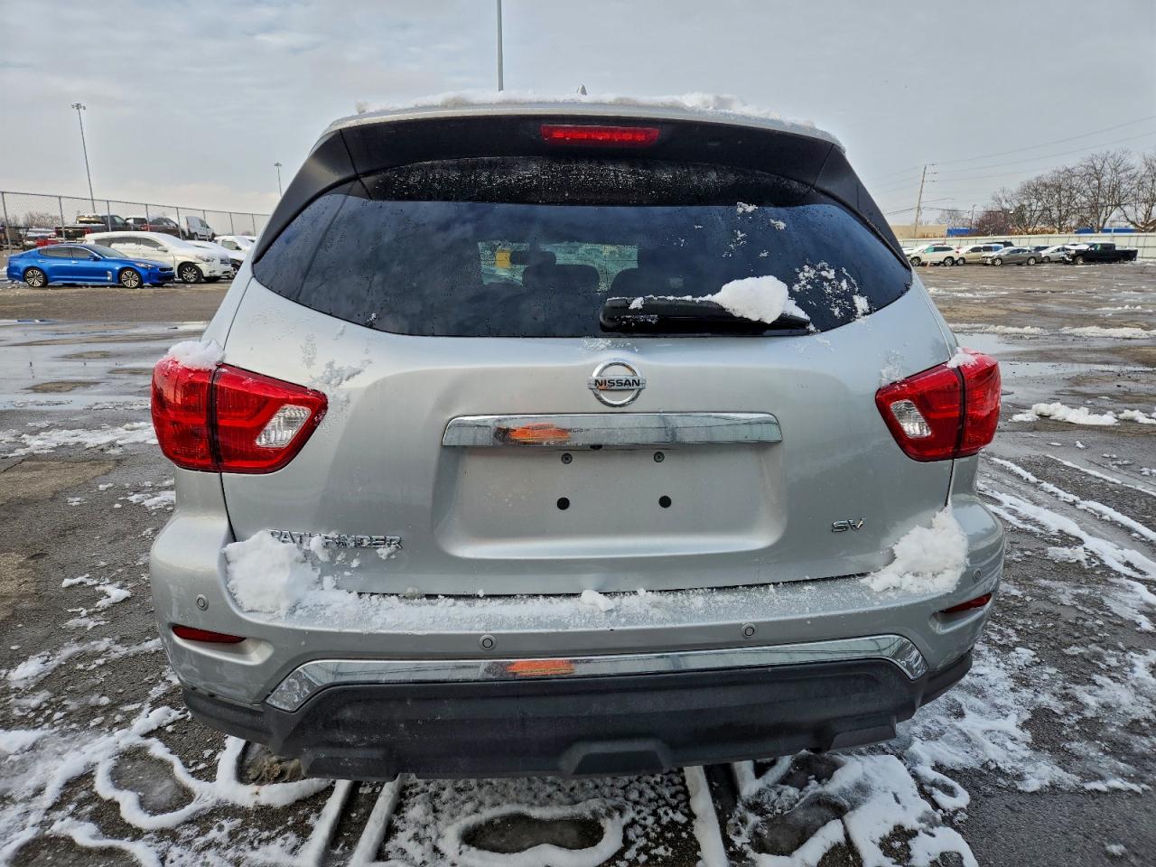 Nissan Pathfinder Sv Image 5