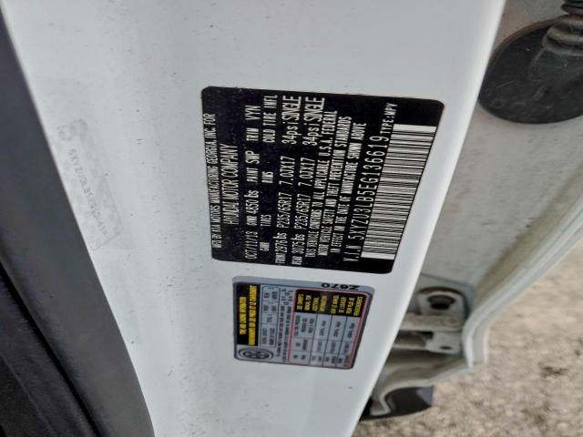 Hyundai SANTA FE Image 6