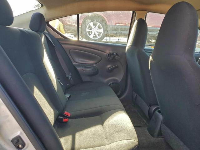 Nissan Versa S Image 7