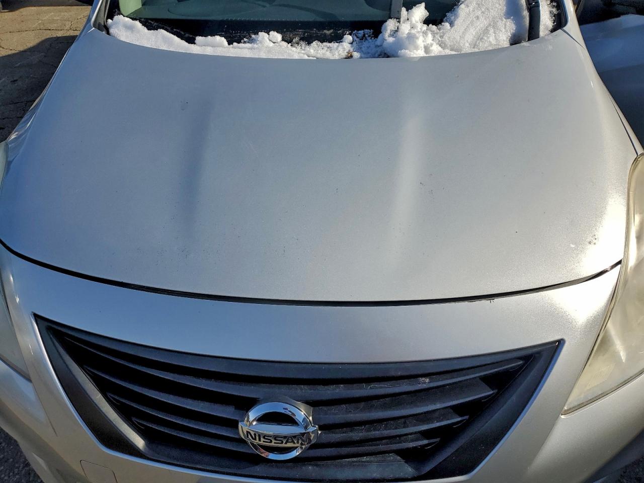 Nissan Versa S Image 11