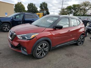  Salvage Nissan Kicks