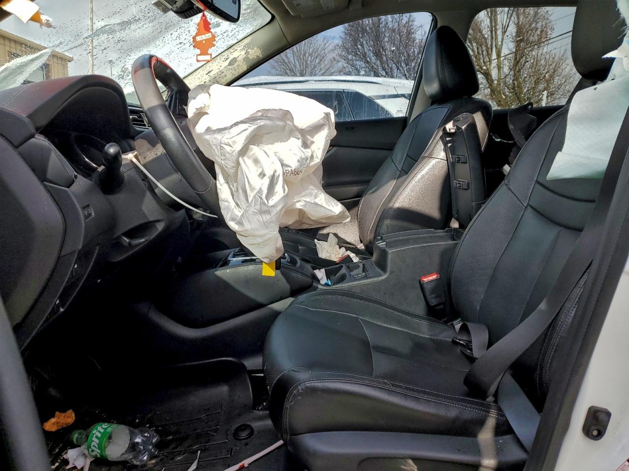 Nissan Rogue S Image 8