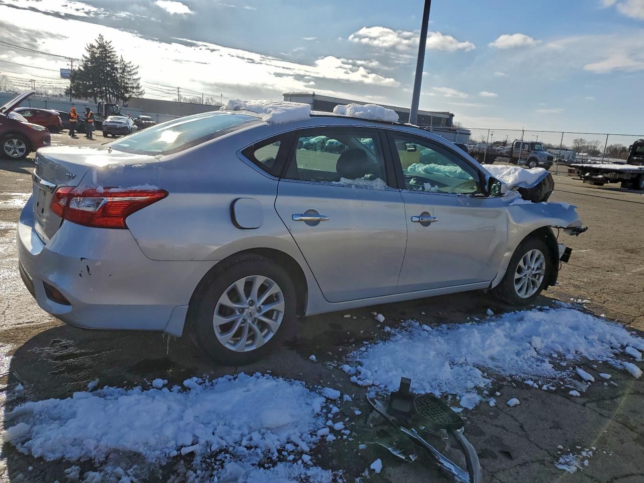 Nissan Sentra S Image 2