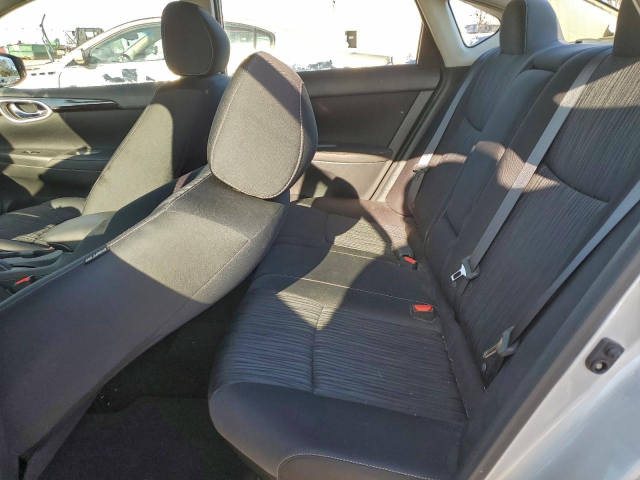 Nissan Sentra S Image 9